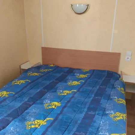 Mobil-home Sur Terrain Privatif Jean-mi Et Flo Horská chata *